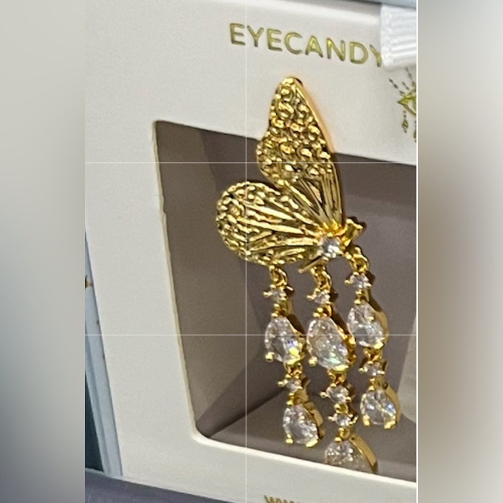 NWT ⚜️🦋⚜️ Eye Candy Butterfly Lady CZ Crystal Dangle Earring - Picture 4 of 5